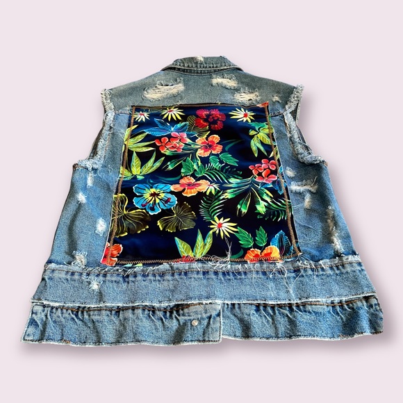 ☀️🍁ZARA TRF Floral Distressed Jean Denim Vest Jacket Size S oversized 2017 SS - Picture 7 of 15